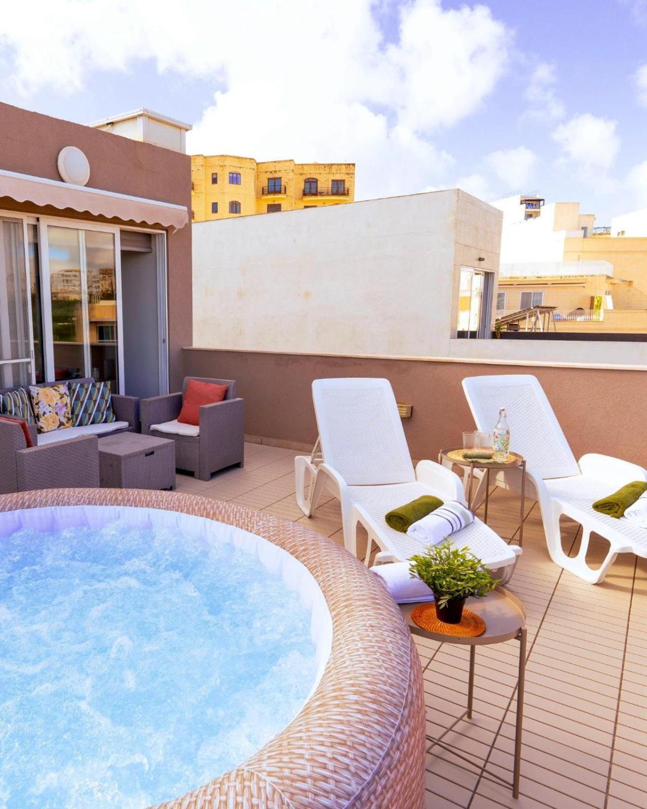 Апартаменты La88 Bayview Penthouse With Jacuzzi Слима Экстерьер фото